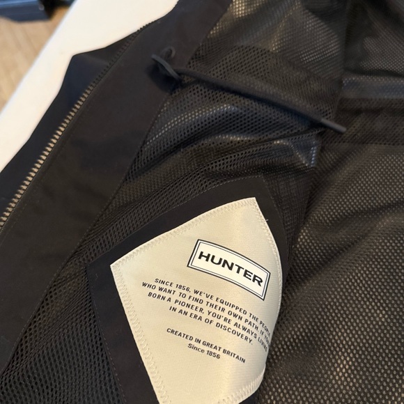 Hunter Women's Black Utility rain Jacket - Picture 9 of 11